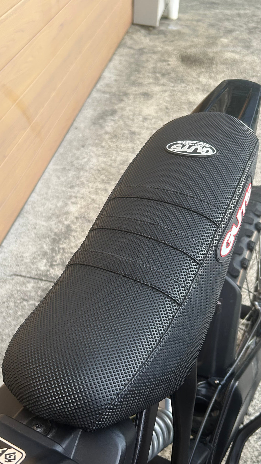 Guts Ribbed Seat Cover for LBX